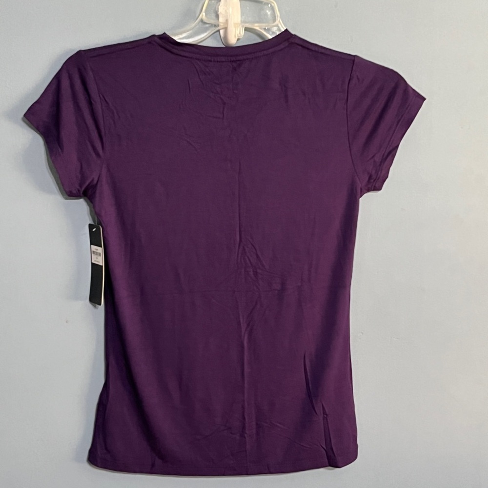 SELLING BeBe TOP for WOMEN SIZE M COLOR PURPLE SHORT SLEEVE BNWT - Picture 2 of 11